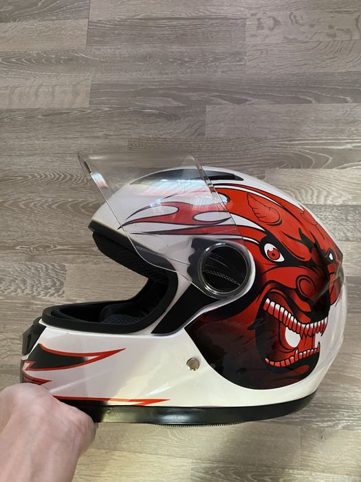 Шлем на мопед за 9 тысч