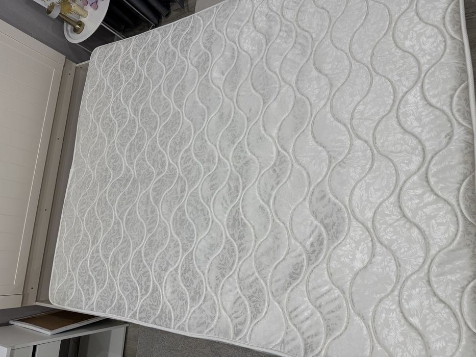 Продам матрас 160х200