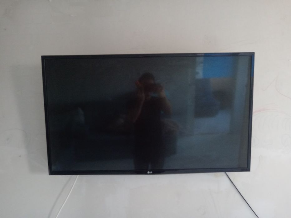 Продам телевизор LG