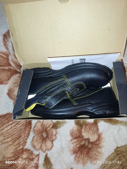 Работни обувки чисто нови