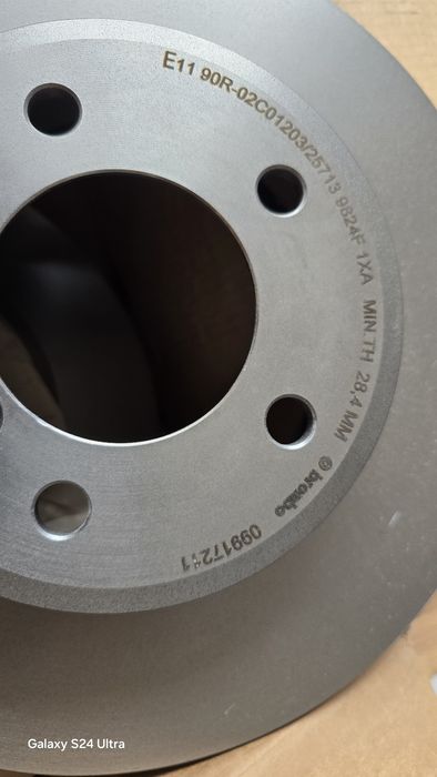 Brembo предни дискове  BMW E60/e61/e63