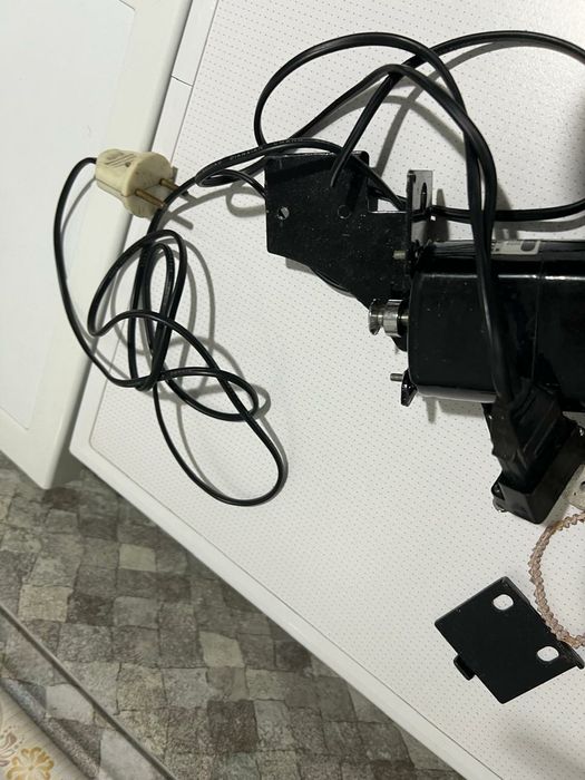 продам швейную машинку  мотор электричкий