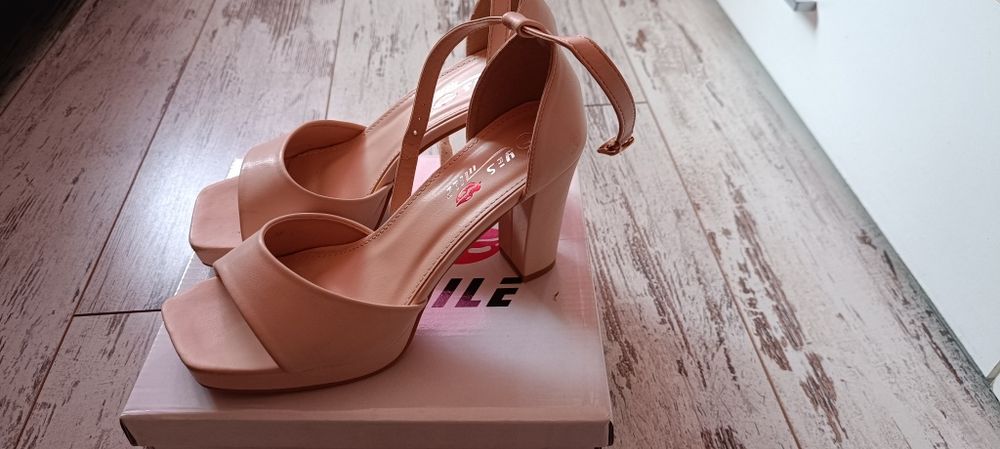 Дамски сандали Кларкс