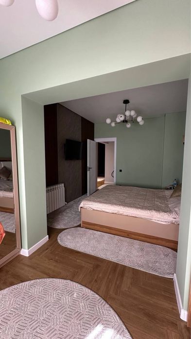 Продается 3 комнатная квартира,90м2,ор-р 222 школа,Карасу 6