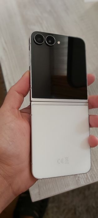 Samsung Z Flip7 FE 256 GB