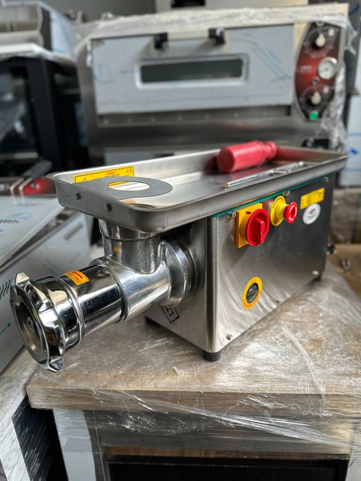 Masina De Tocat Carne No 12, No 22, No 32 In Stoc