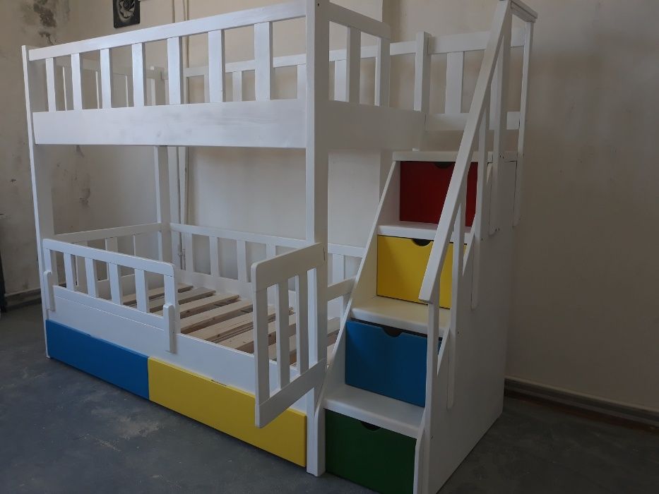 TRANSPORT GRATUIT.Pat etajat-supraetajat,din lemn masiv.Cod 2608