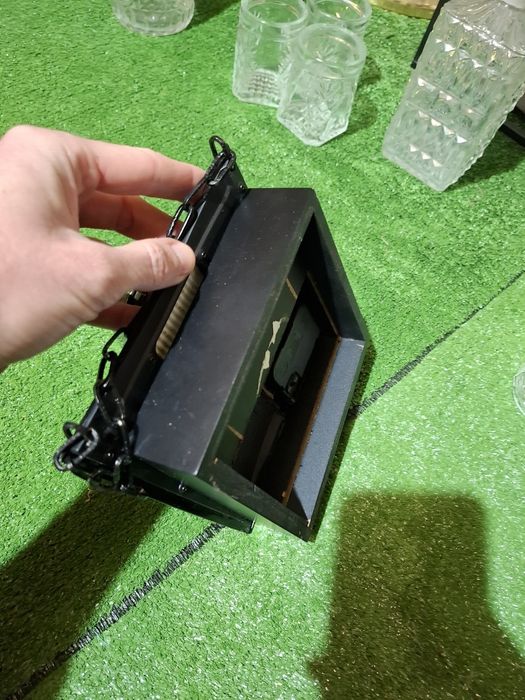 Часовник въздуховод капак на автомобил!