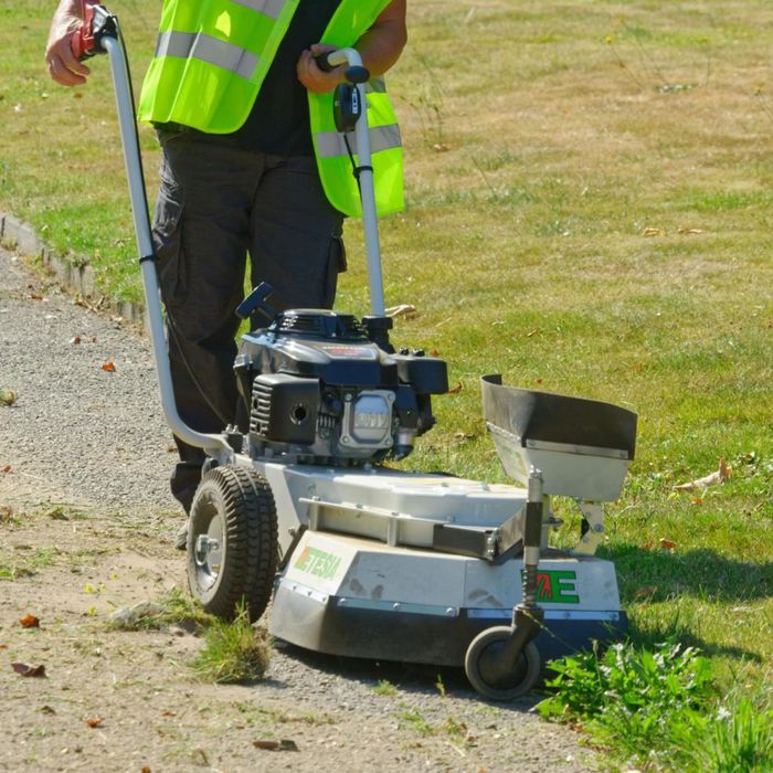 Cositoare pentru pavaje si borduri Etesia MBR50