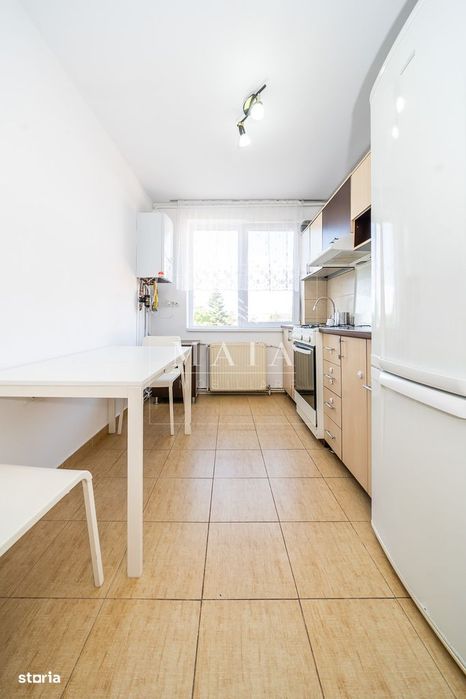 Apartament 2 camere renovat, balcon, Milea - politie