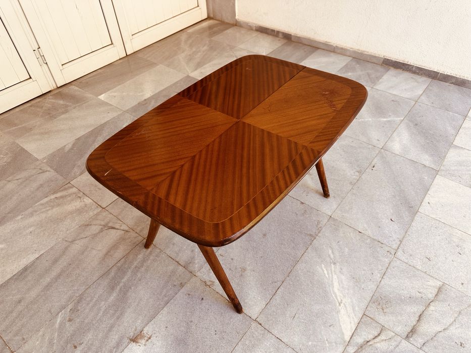 Винтидж холна маса – Mid-Century Modern (60-те години)