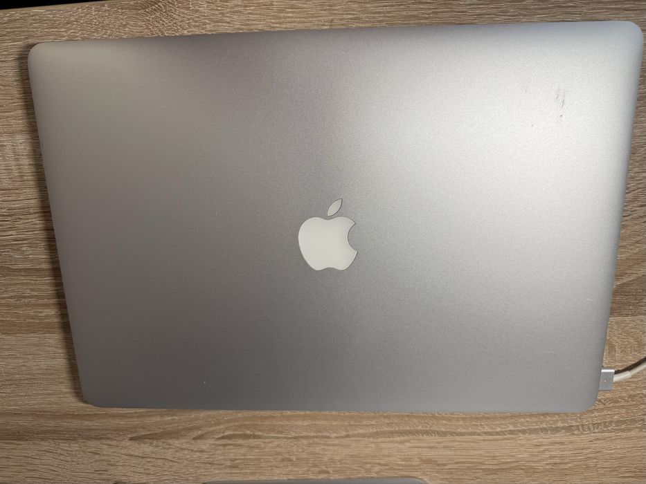 Vând Macbook Pro 15” 2013
