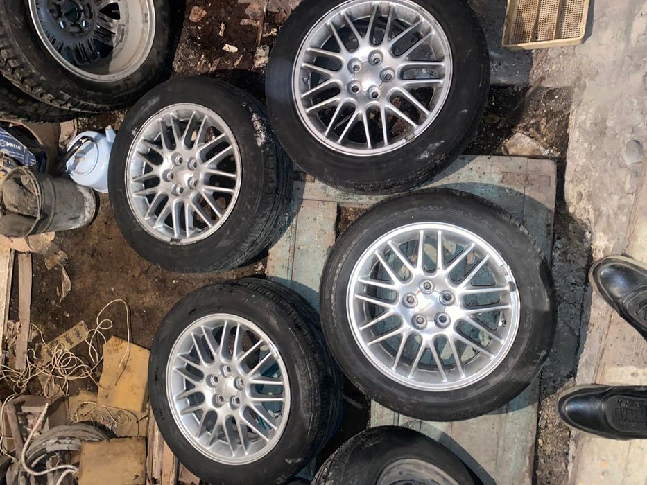 Продам комплект резины