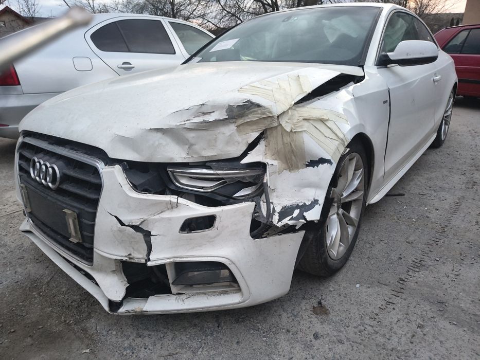 Audi a5 avariat lovit