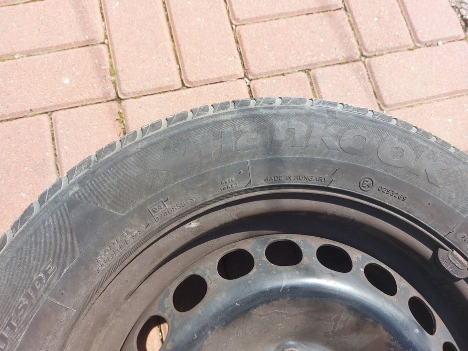 Se vind set anv si genti 195x65x15.au fost pe un vw passat.