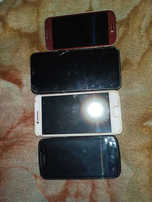 Отдам на запчасти телефоны