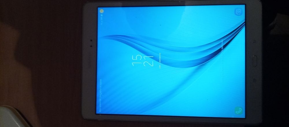 Vând tableta Samsung Galaxy Tab A  model  sm-T555