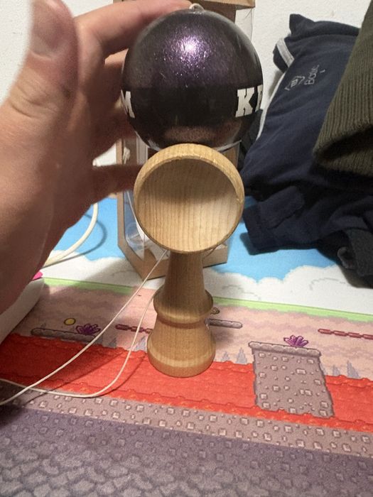 Krom strogo sticky mov