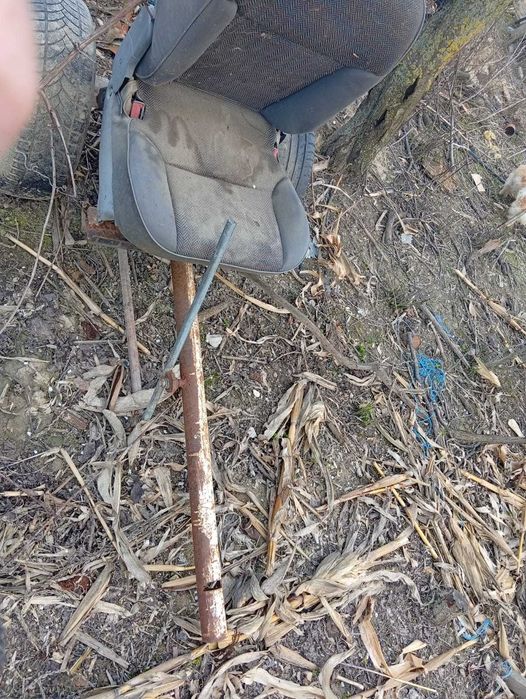 Vând motocultor 14 CP, benzină, cu carte, scaun freza plug și altele