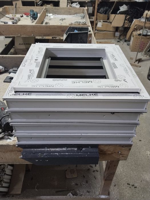 Окно двери форточки