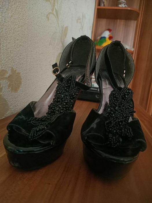 Туфли 37 размер, лакированные.