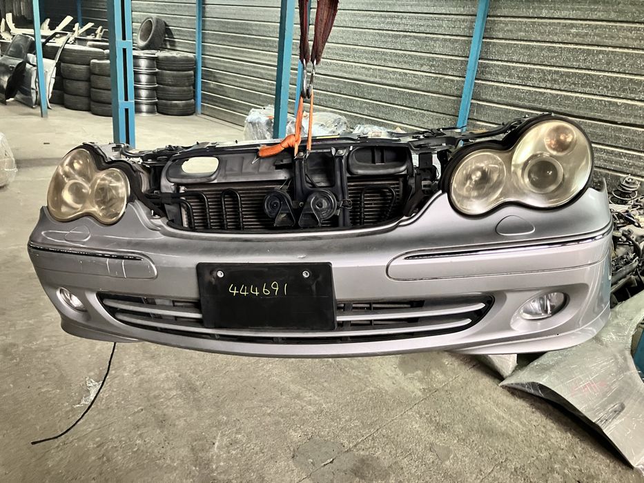 Крыло mercedes  w 203