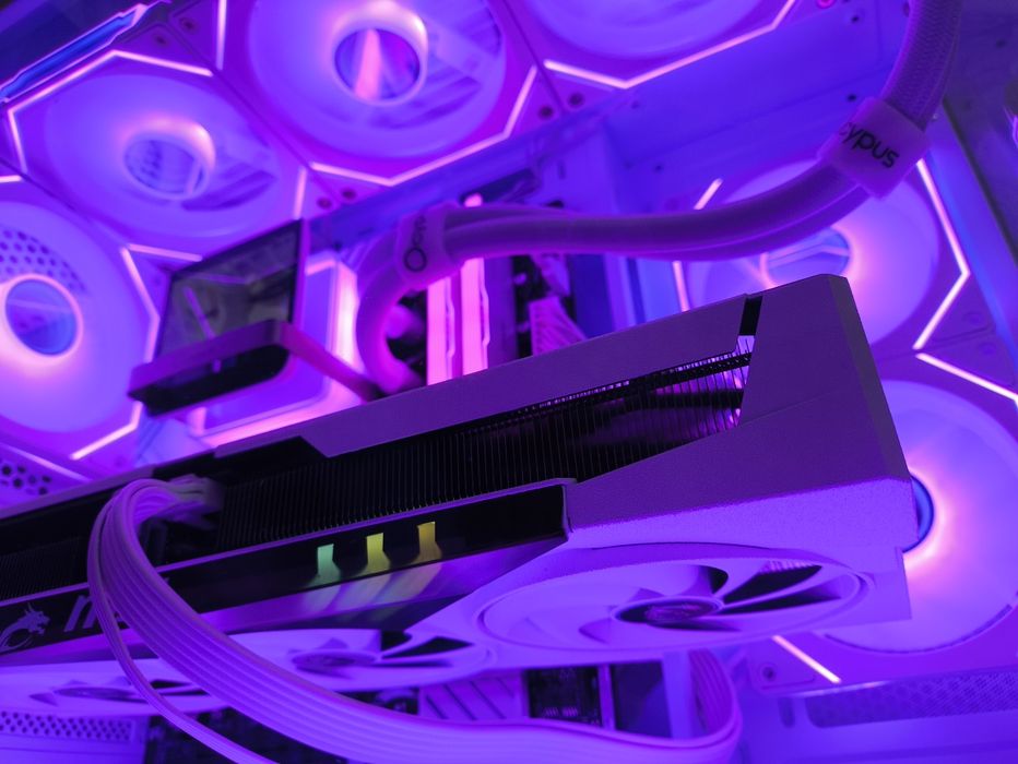 RTX 5070 i7 14700KF