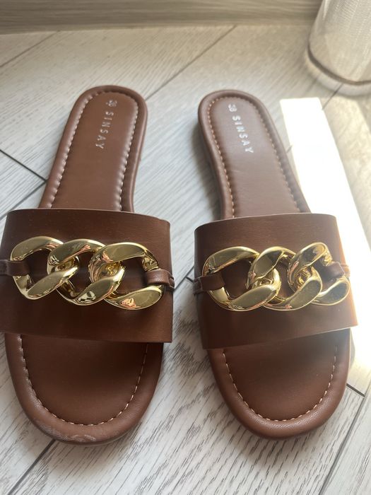 Дамски чехли стилни