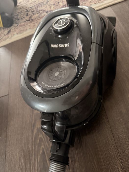Пылесос Samsung VC18M21COVR