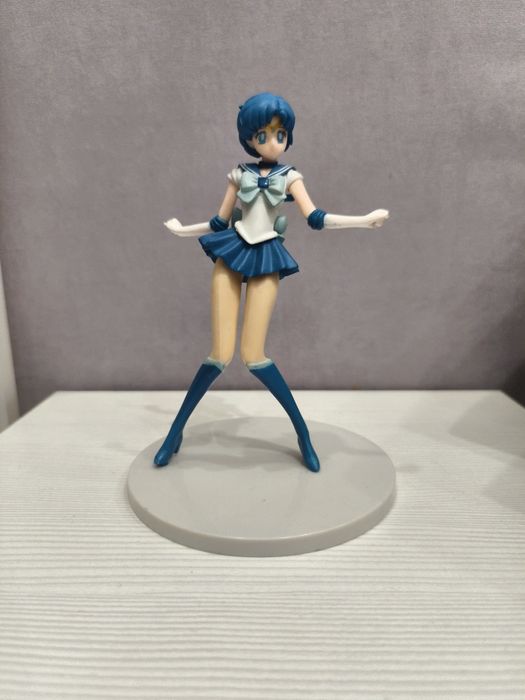 Продам фигурку Сейлор Меркури