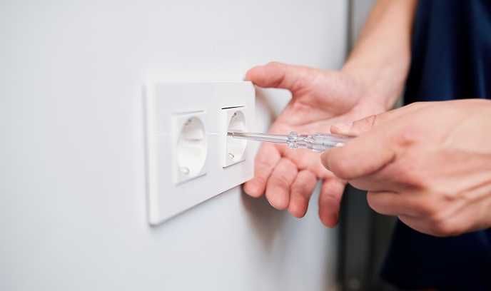 Montaj hota / Plita electrica / Prize / intrerupatoare / gaura hota