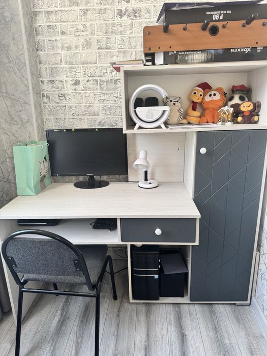 Продам диван и столик