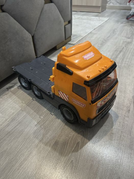 Продам игрушки .