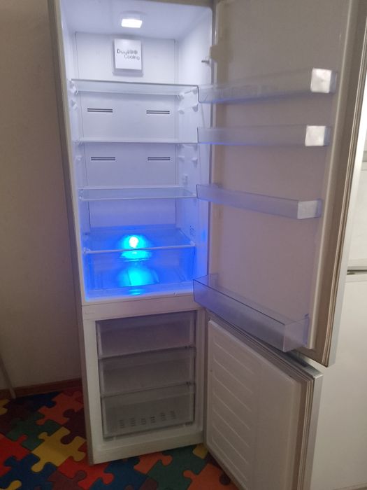 Продам холодильник