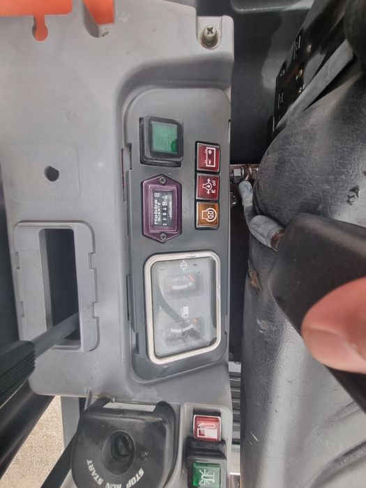 Багер Kubota KX36-3 и пътеки