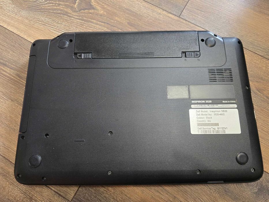Лаптоп Dell Inspiron 3520, Intel i3-2328, 8GB RAM, SSD, Windows 10