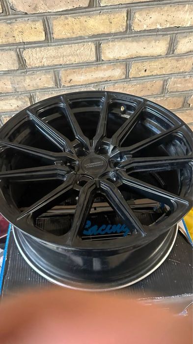 Мошина учун дисклар сотилади. Холати янги размери 22