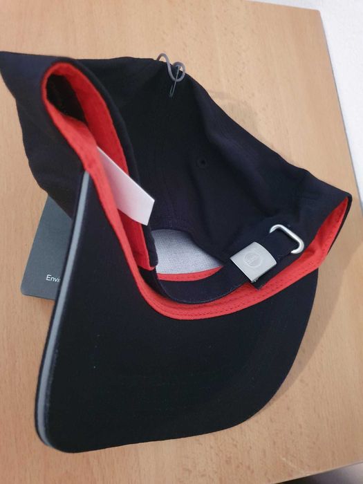 Шапка Volvo Trucks Sweden / Чисто нова!