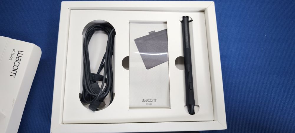 Графичен таблет WACOM INTUOS S (Bluetooth)