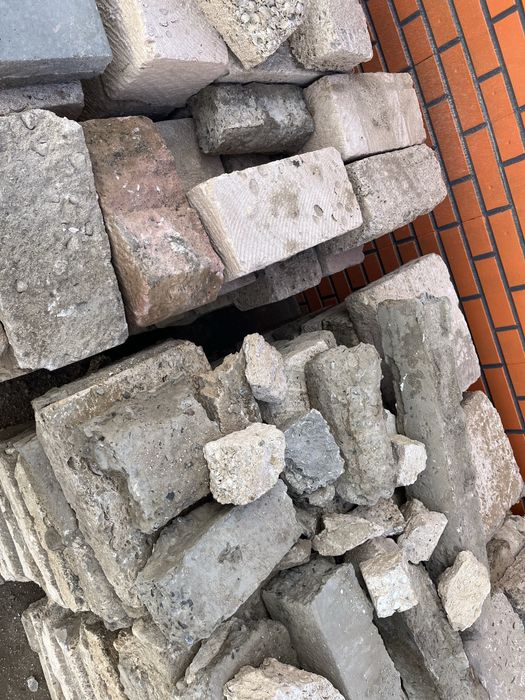 Тастар 40тык  жерге тосейтин тастар бар