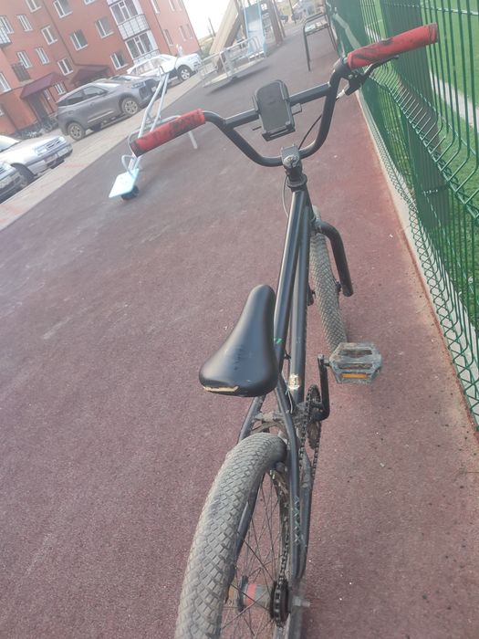 Продаю чёрный BMX