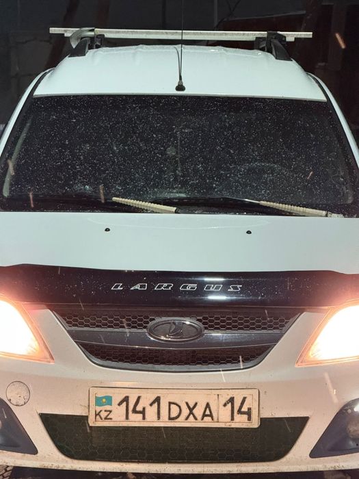 Продам машину LADA LARGUS 2014