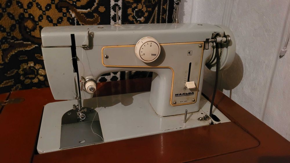 Продам новую швейную машинку