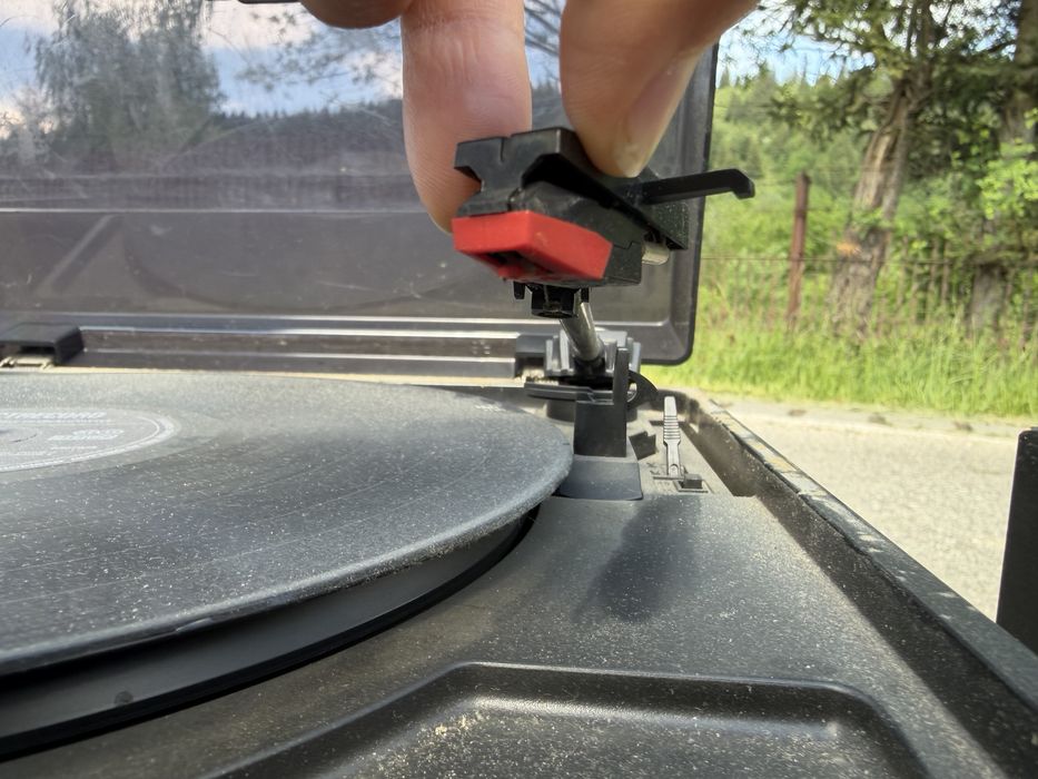 Combină audio Sharp cu pick-up, CD și casete + boxe originale