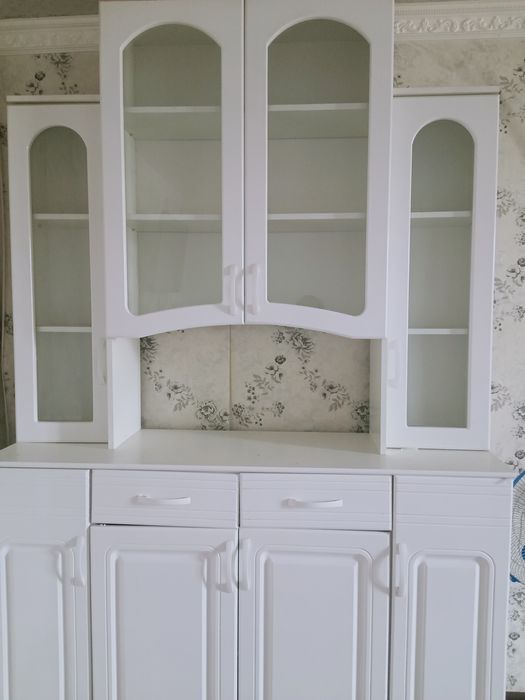 Шифонер и сервант