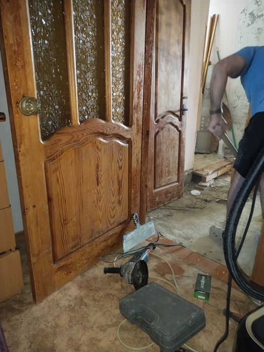 Продам двери деревянные