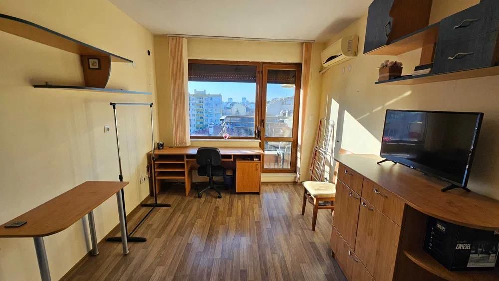 Дава се под наем Тристаен апартамент в Варна, Левски - 78 кв.м за 620 € - Снимка #3