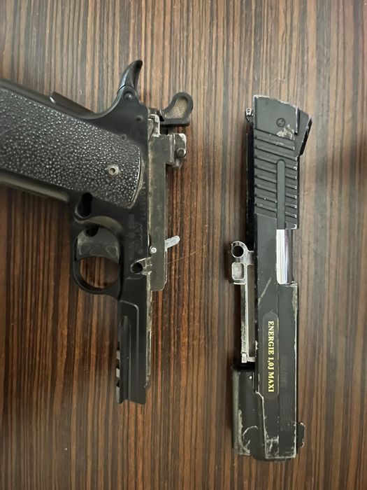 Vând pistol airsoft
