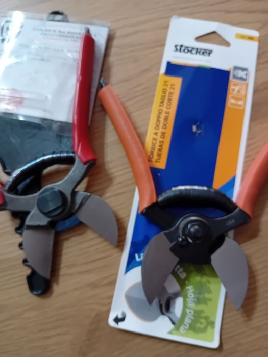 Foarfeca profesionala petru gradina cu tăiș dublu