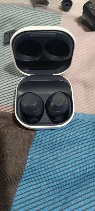 Sumsung galaxy buds FE